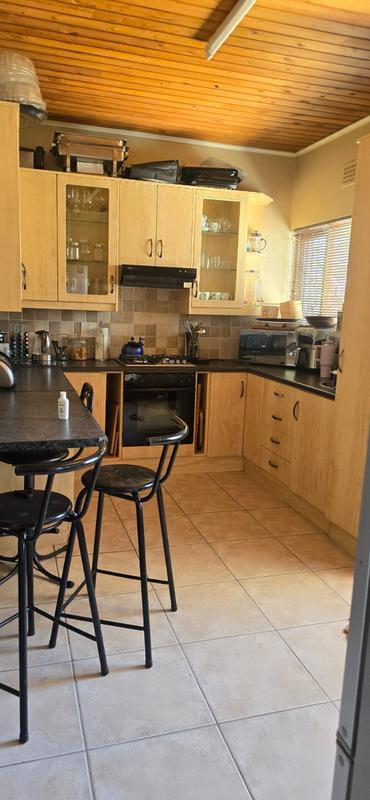 To Let 4 Bedroom Property for Rent in Lochnerhof Western Cape